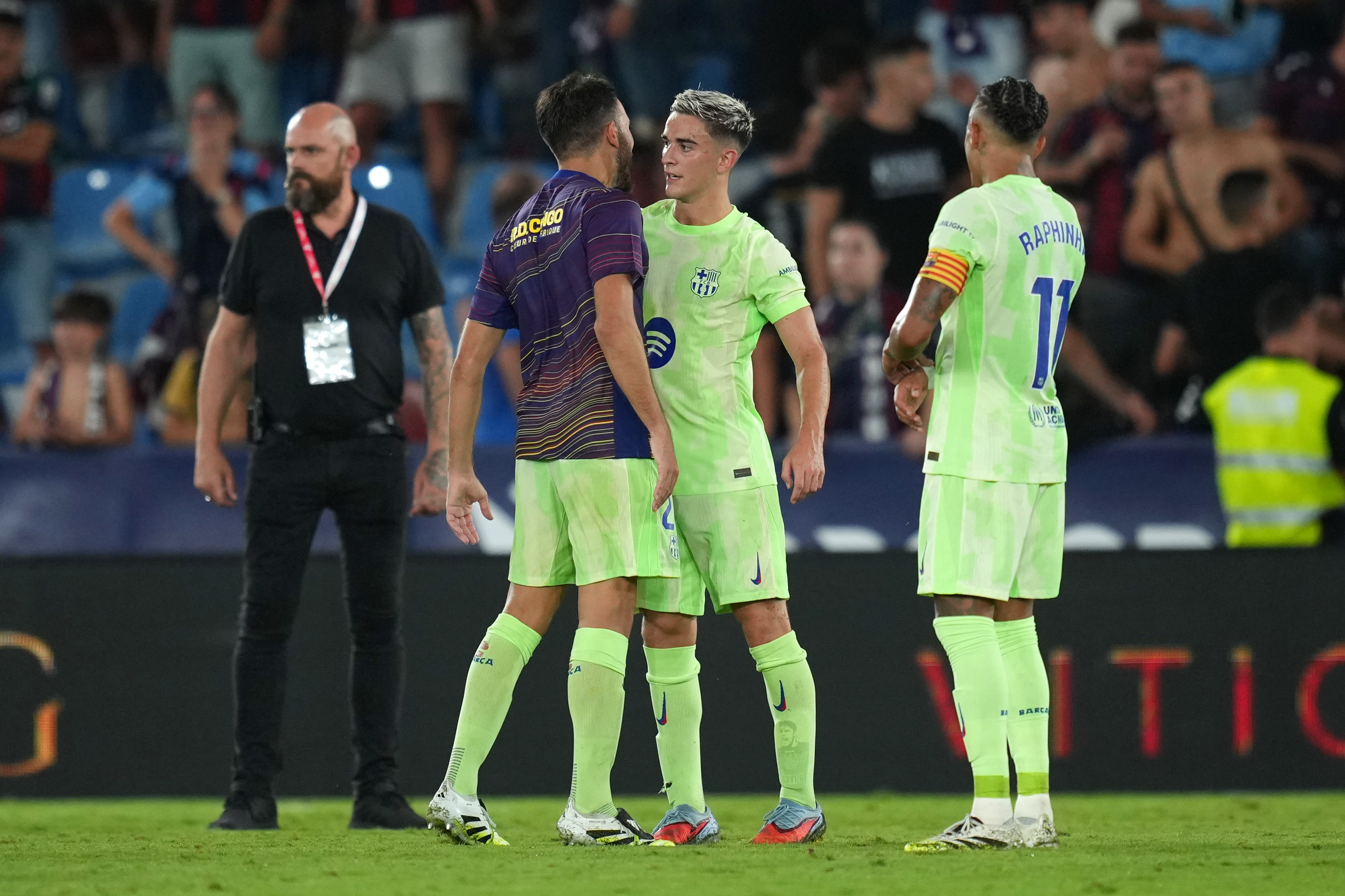 جافي قد يغيب عن مباراة برشلونة ضد فالنسيا.