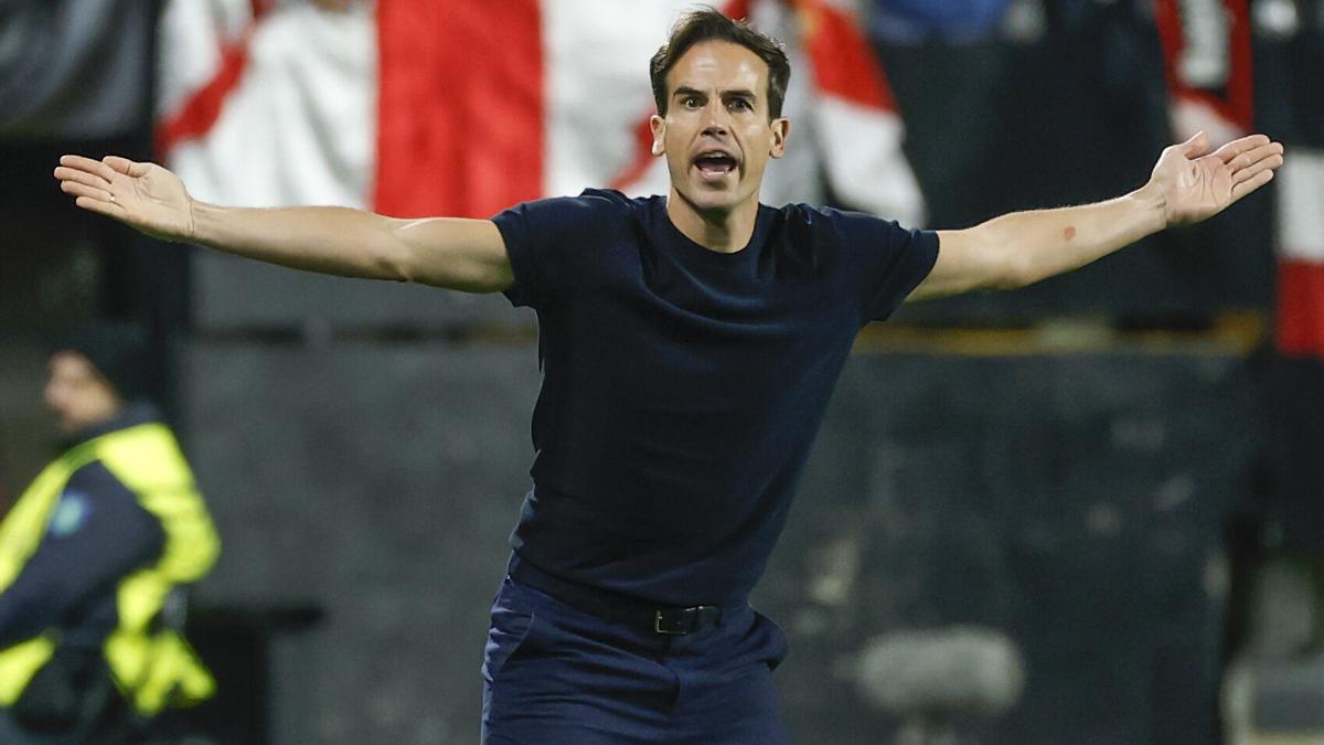 إينيغو بيريز يطالب فريقه بالمزيد من الكثافة.