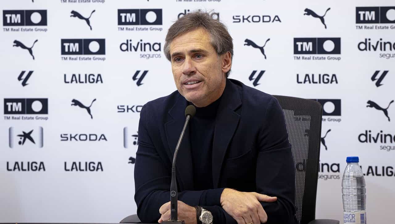 كورونا يتولى منصب مدير رياضي في باناثينايكوس