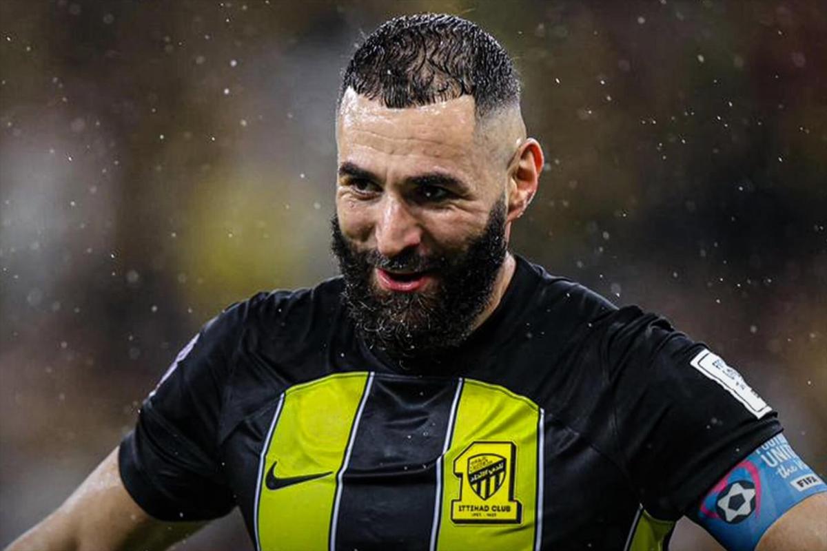 بنزيما في مباراة مع الاتحاد