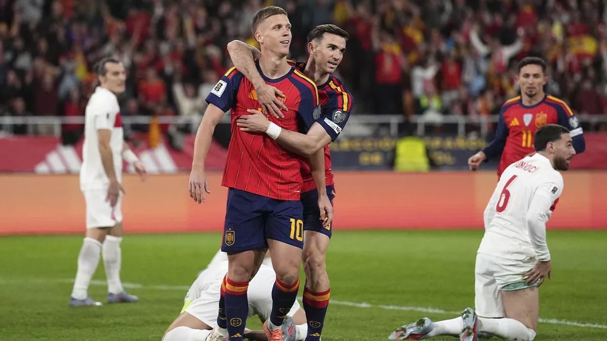 داني أولمو يتقدم لإسبانيا ضد تركيا.