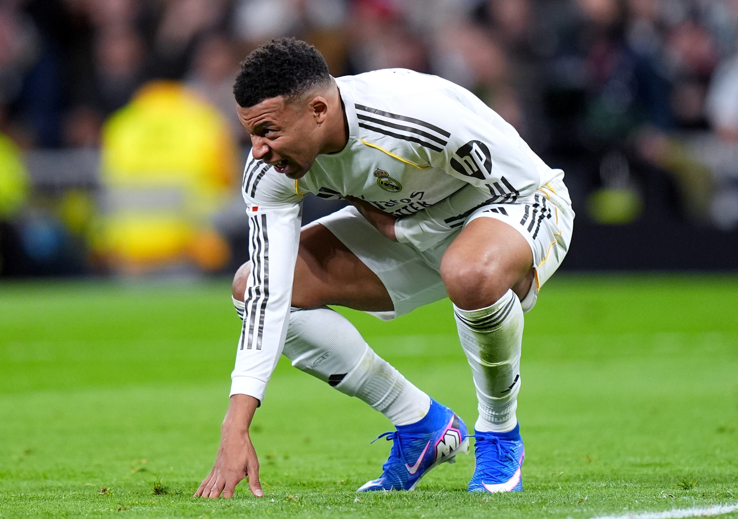 غياب مبابي بسبب إصابة في الركبة