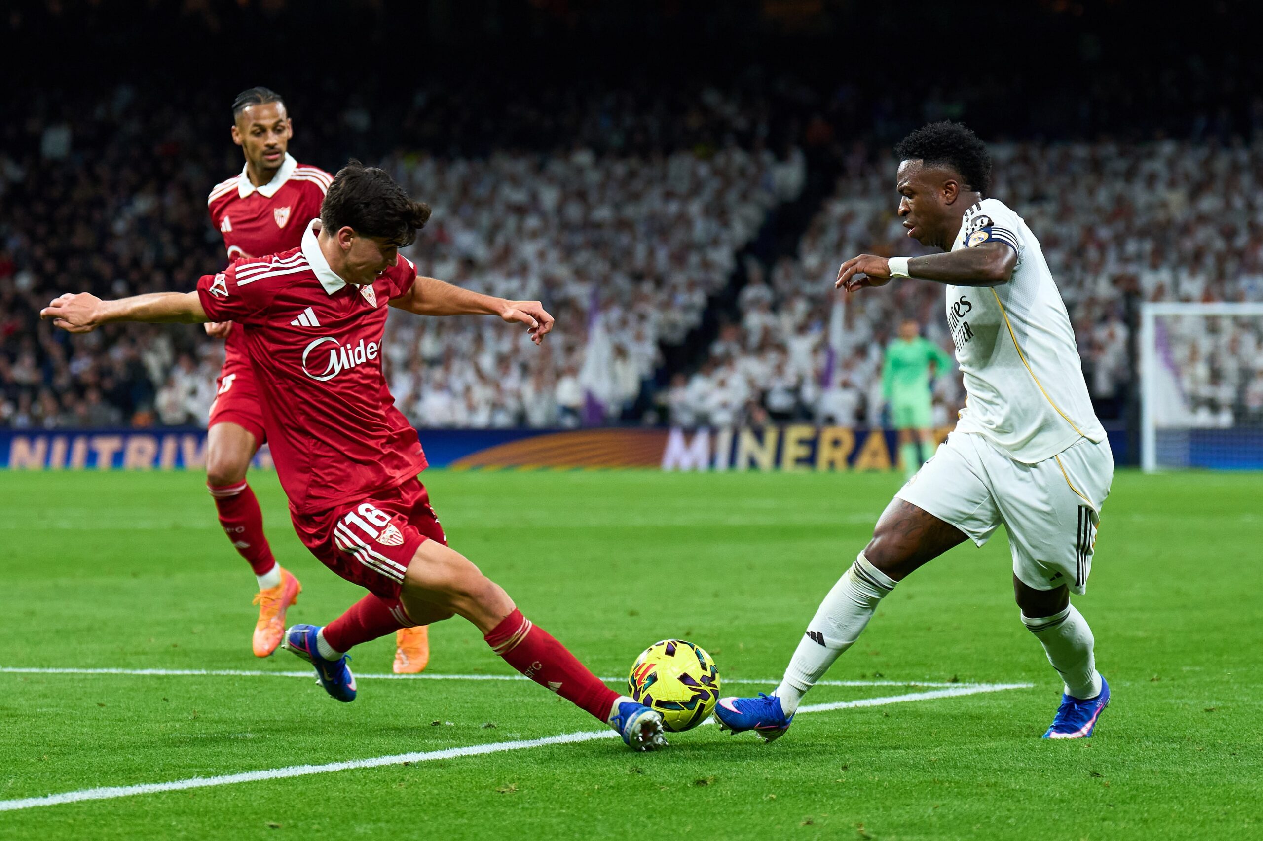 فينيسيوس يتعرض لصافرات الاستهجان في البرنابيو.