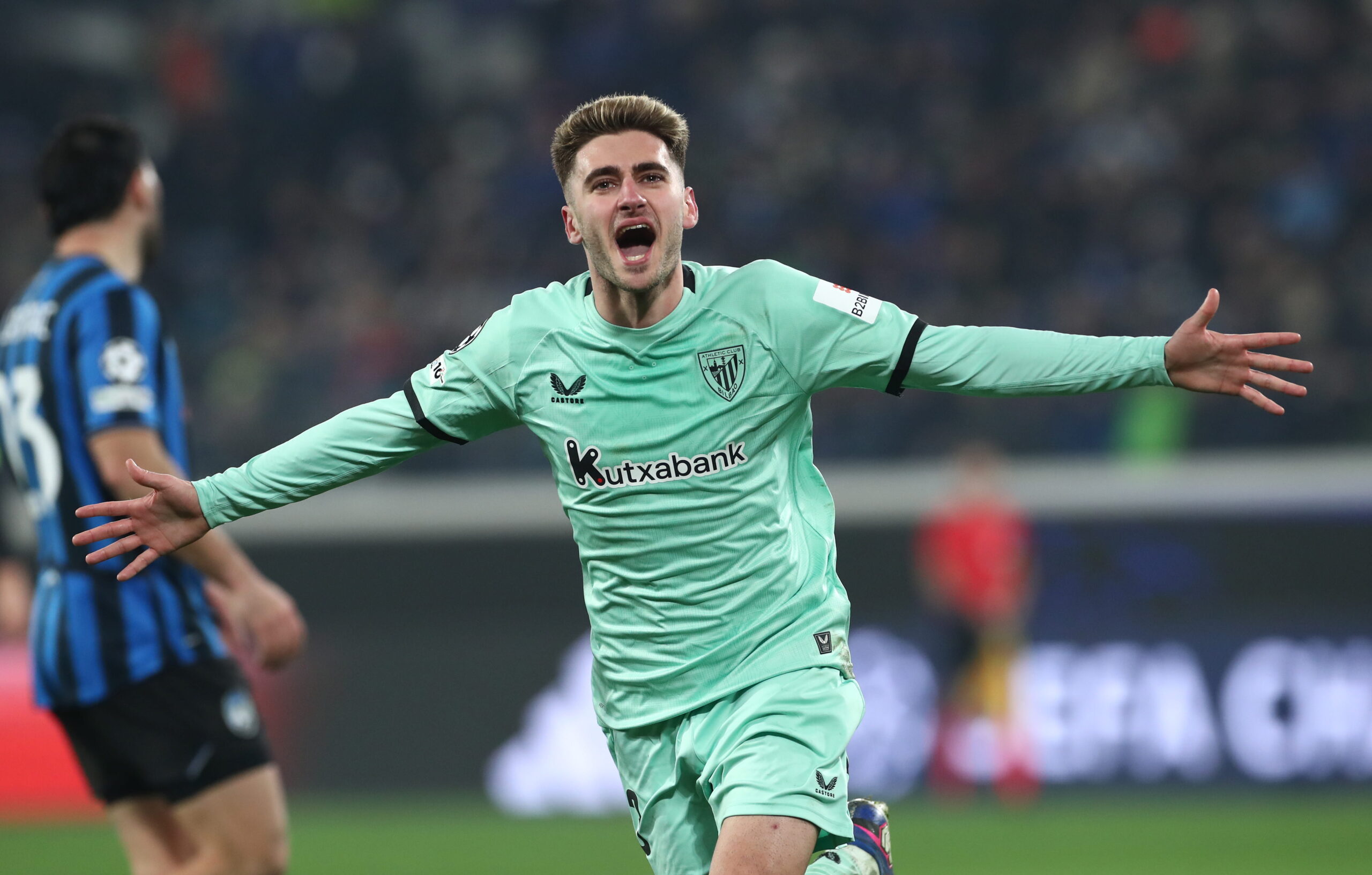 نافارو يسجل هدف الفوز ضد أتالانتا.