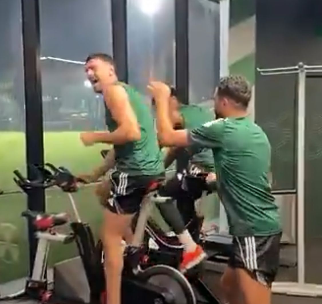 رياض محرز وميريح ديميرال خلال التدريبات