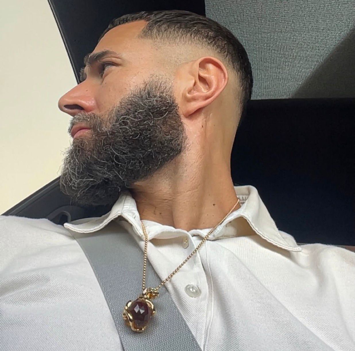 كريم بنزيما في مباراة الهلال والاتحاد