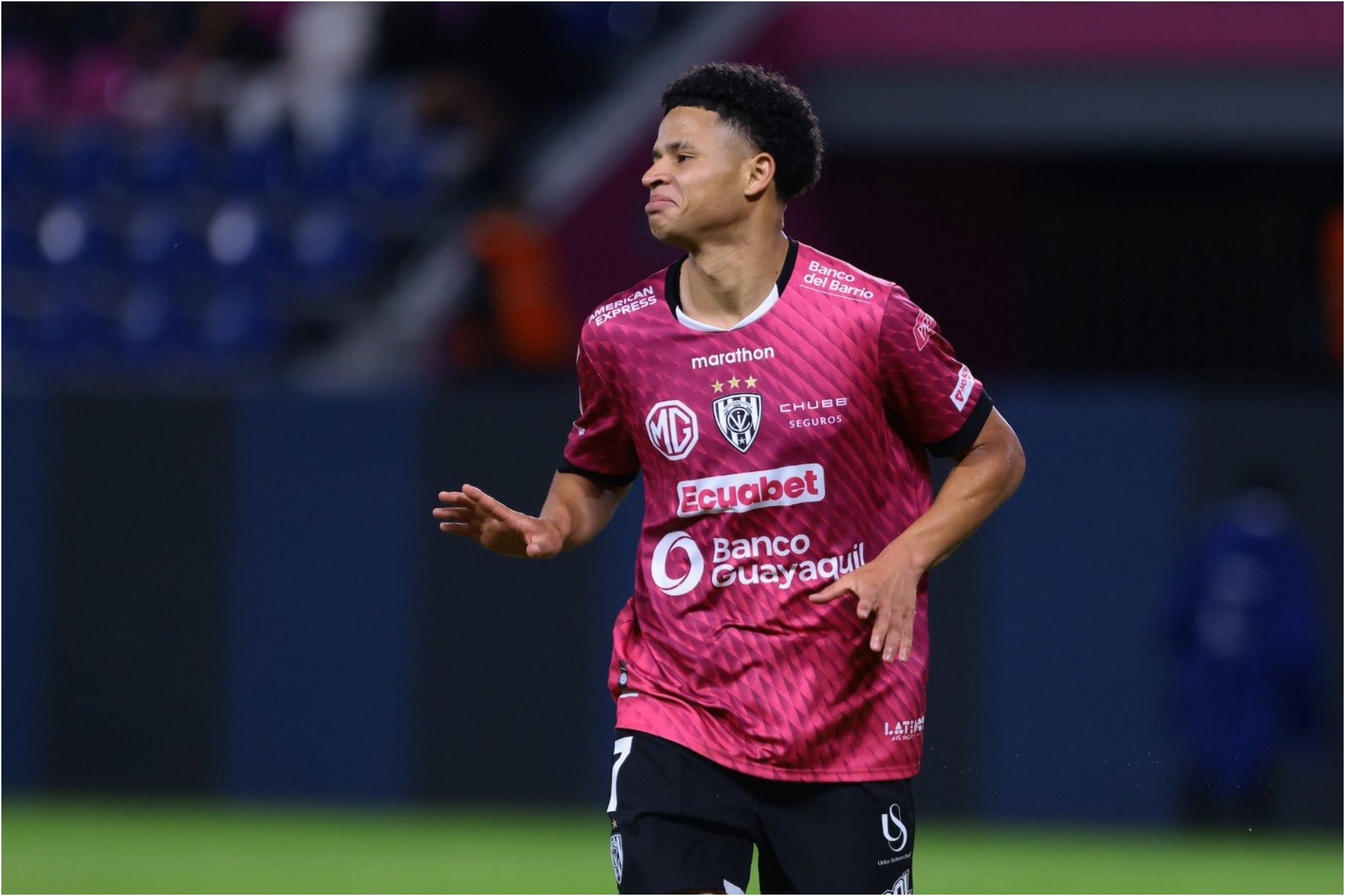 باتريك ميركادو سينضم إلى إشبيلية.