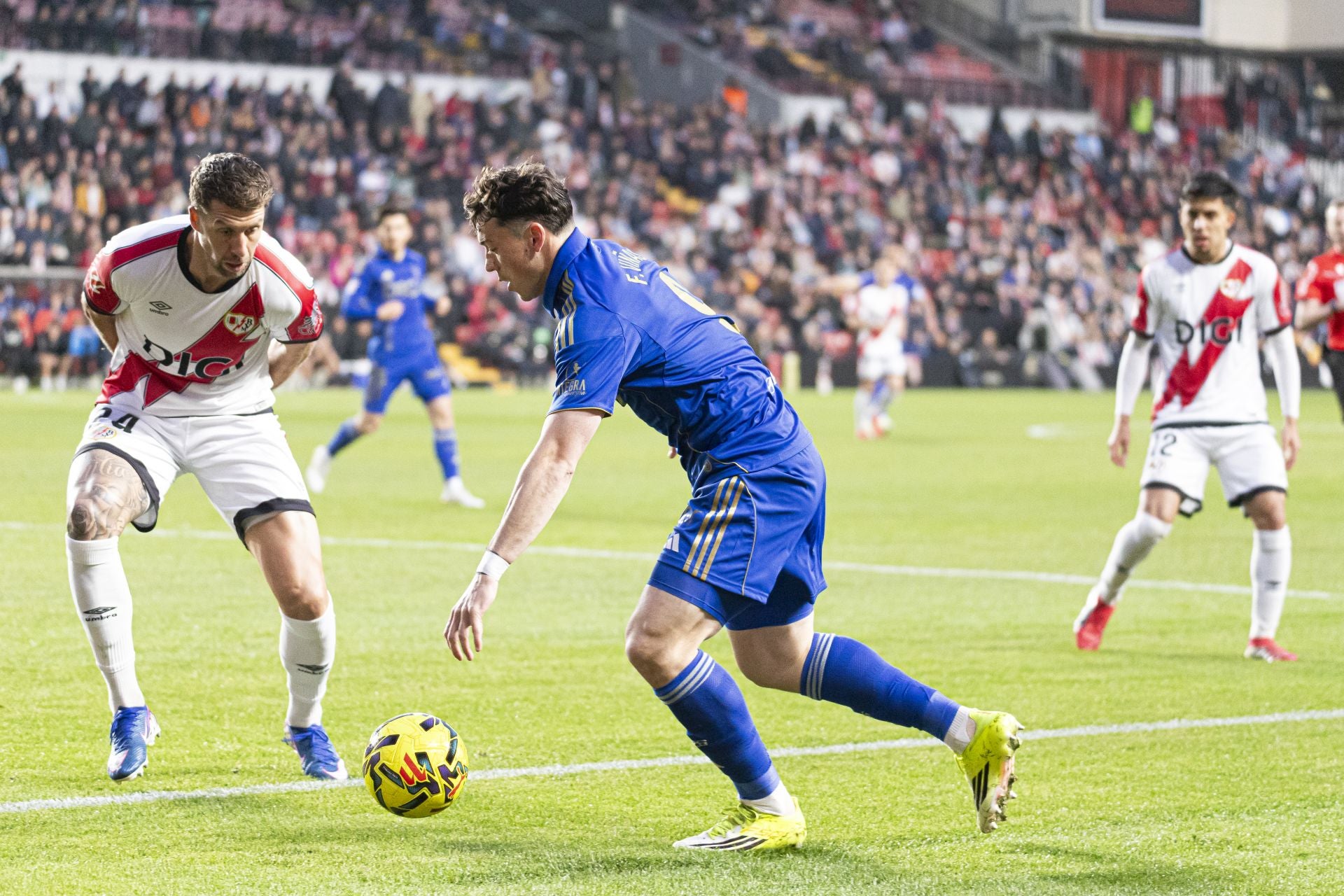 ليجون وفيناس.