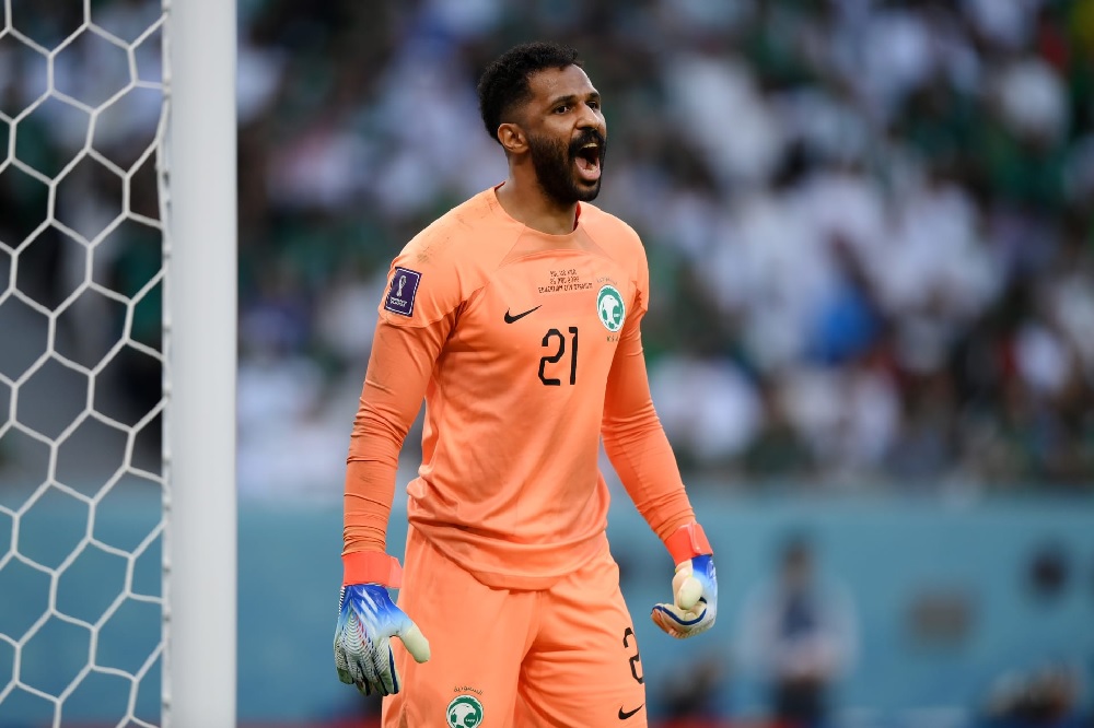 محمد العويس في تدريبات المنتخب السعودي