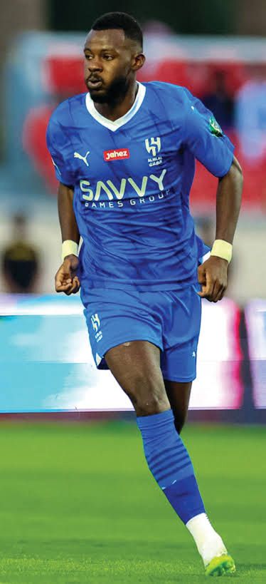 سالم الدوسري وحسان تمبكتي خلال معسكر المنتخب السعودي