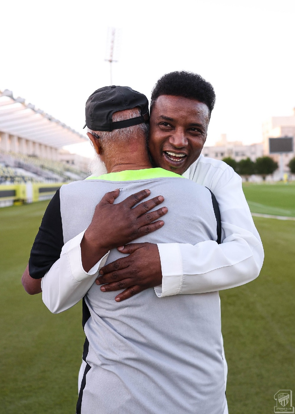 جلسة عمل بين الإدارة والنجوم