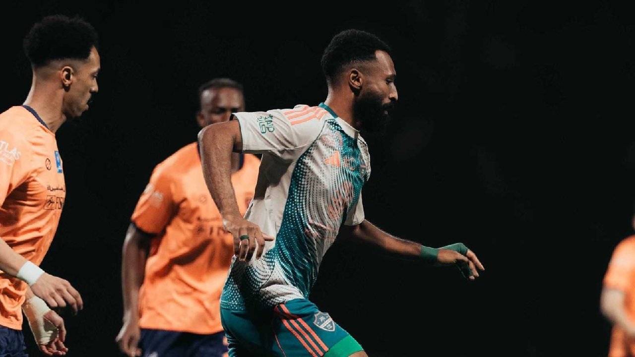 مباراة الأهلي والفيحاء في دوري روشن