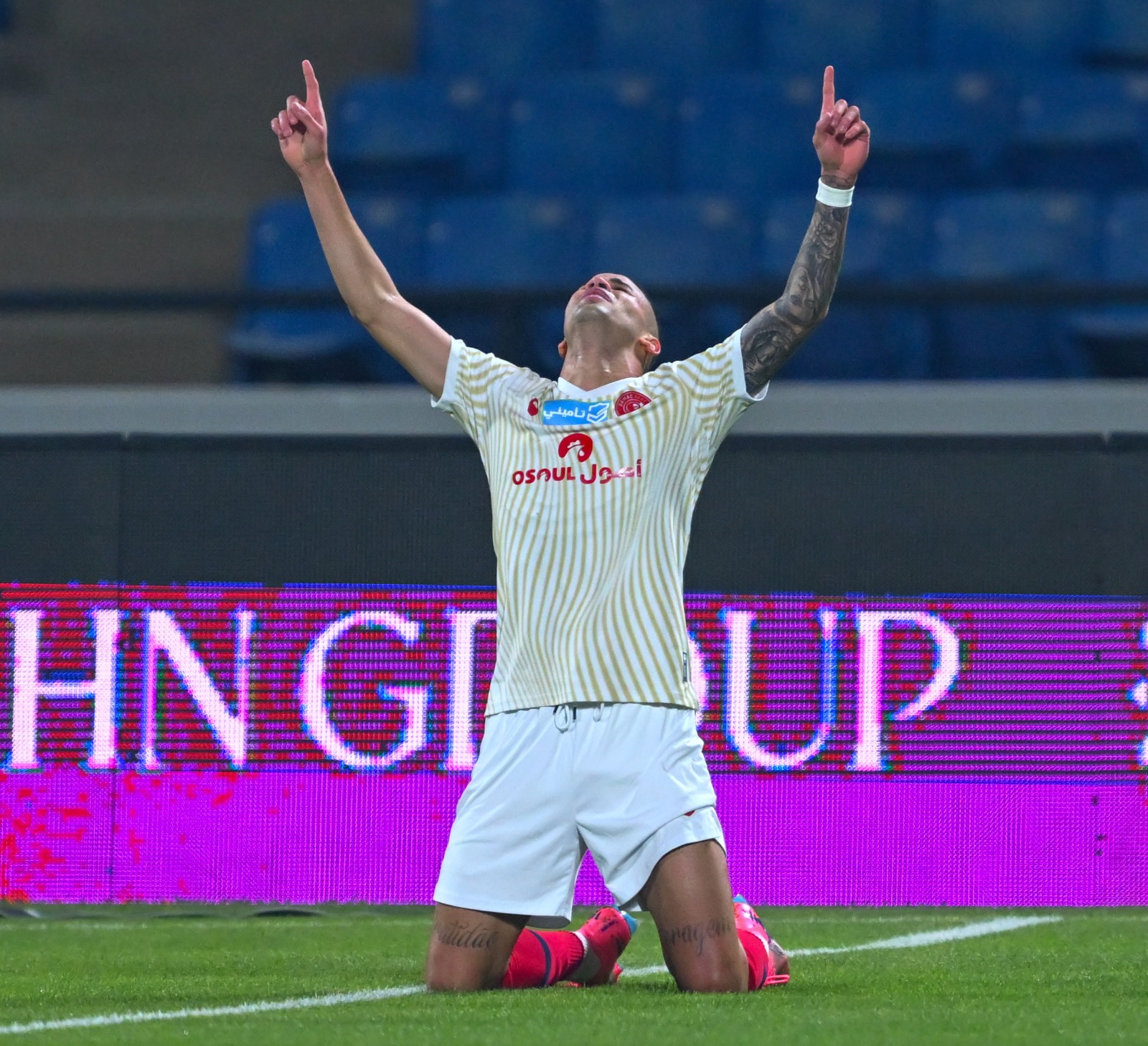 مباراة ضمك والأخدود