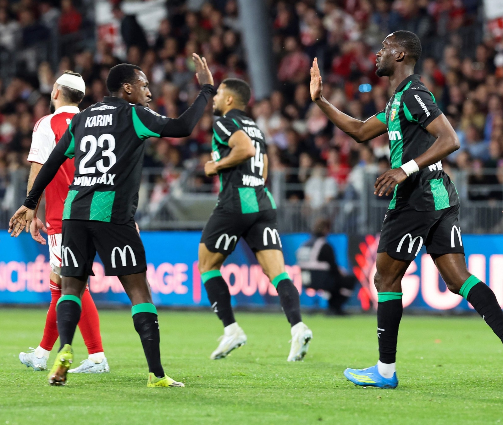 سعود عبد الحميد خلال مباراة لانس وبريست