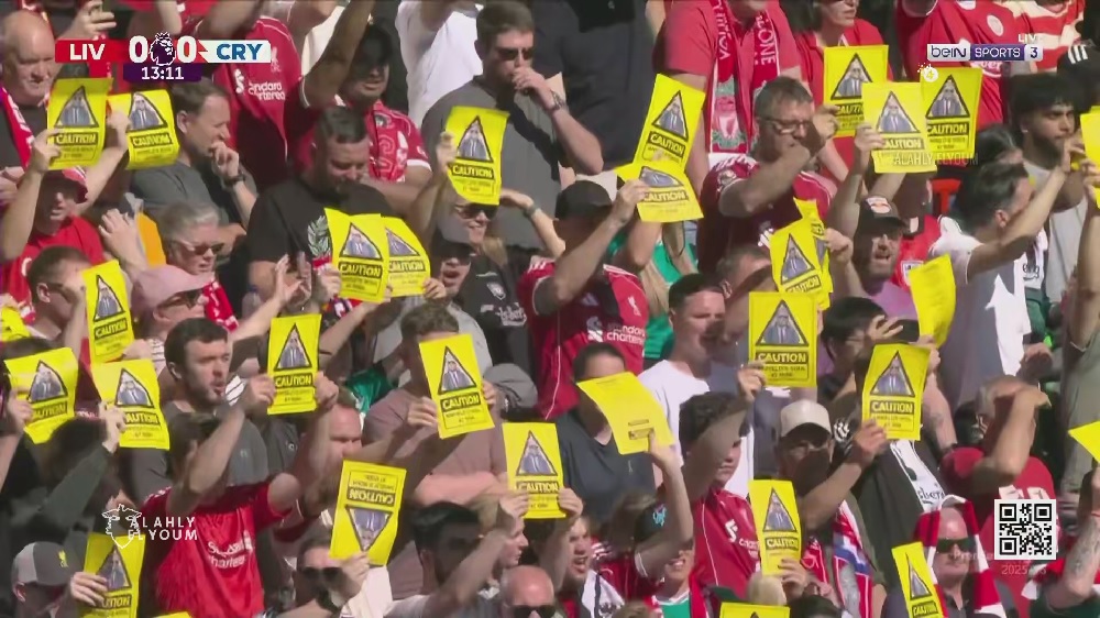 جماهير ليفربول ترفع بطاقات صفراء احتجاجًا على أسعار التذاكر