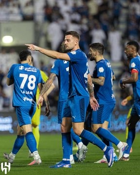 لقطة من مباراة الهلال والخليج