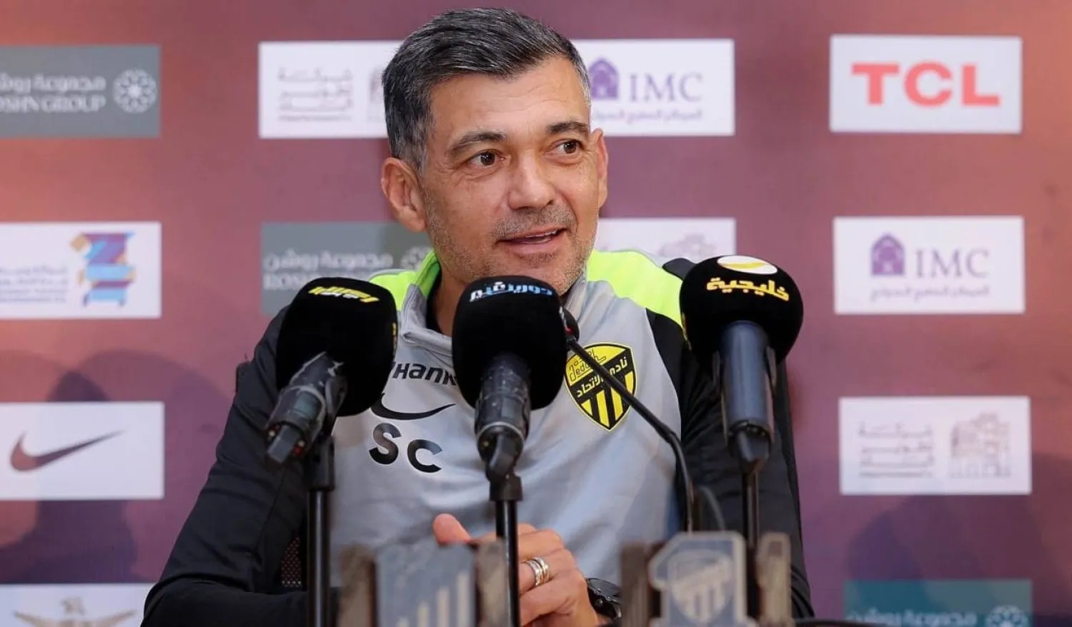 المدرب كونسيساو مع نادي الاتحاد