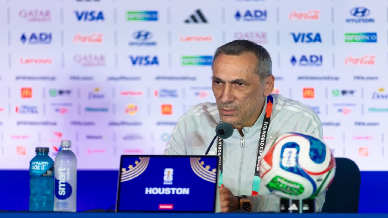 المنتخب السعودي في مباراة حاسمة